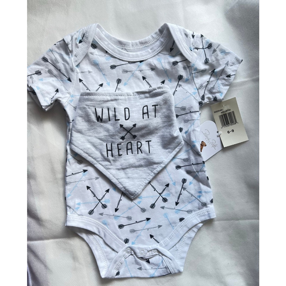 NWT Rene Rofe Baby 2 Piece Body Suit and Bib Set size 6-9 months Blue White - Picture 1 of 8